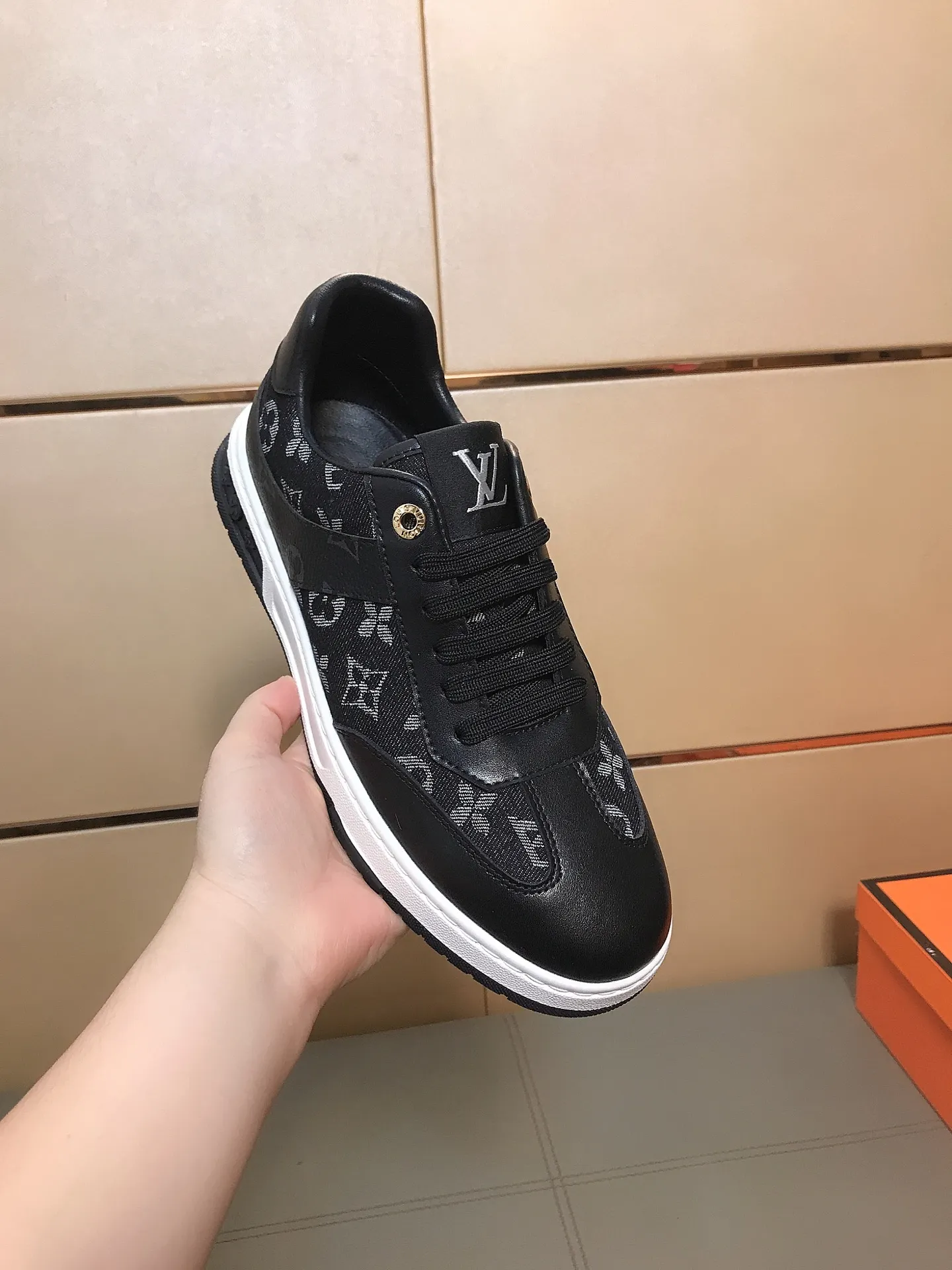 Factory price 400 💰👟👟Louis Vuitton LV ® 🆕New men's casual shoes, 🔛The upper is made of cowhide + brand printed leather splicing design, breathable lining + sheepskin feet, wear-resistant and non-slip outsole, a must-have for driving! Number: 38-44……
